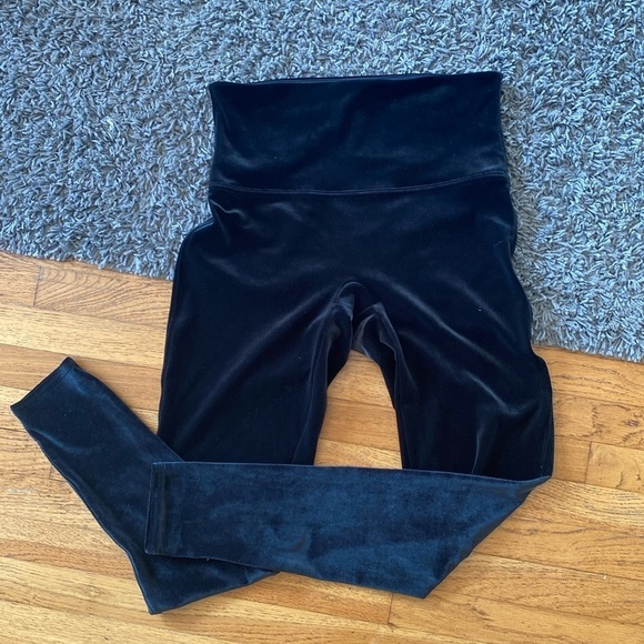 Spanx Black Velvet Leggings Size Xl - Picture 7 of 17